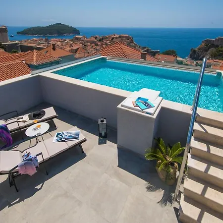 Royal - The View Rooftop Pool *