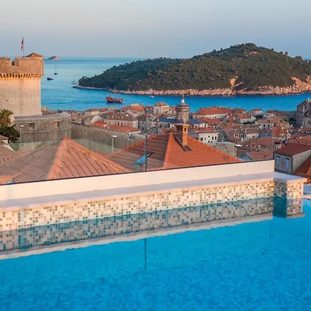 Royal - The View Rooftop Pool *